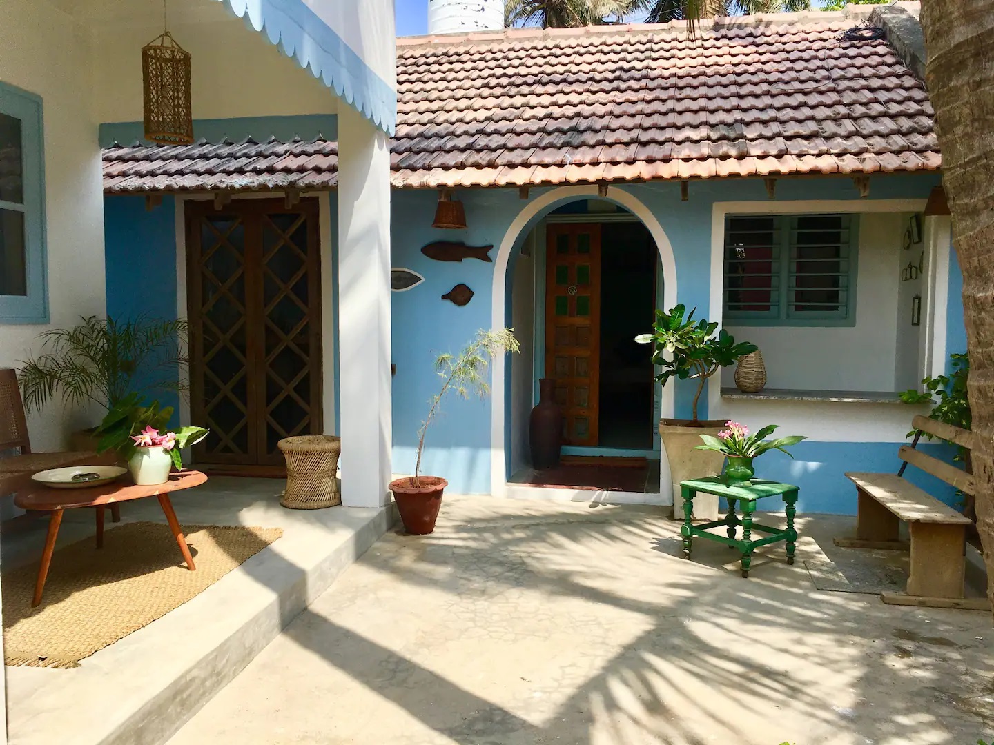 Ingin Berlibur Di Auroville, India? Inilah La Maison Bleue, Rekomendasi Penginapan Tamu Di Auroville